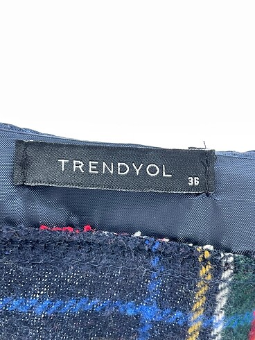 36 Beden çeşitli Renk Trendyol & Milla Uzun Elbise %70 İndirimli.