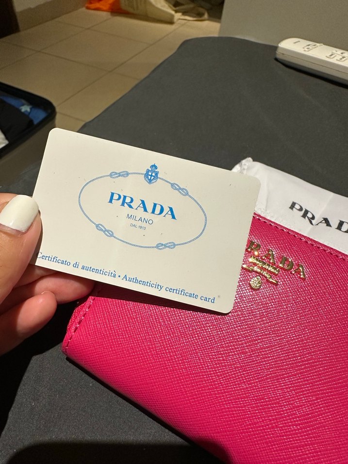PRADA Pembe Deri Fermuarlı Cüzdan - Görsel 5