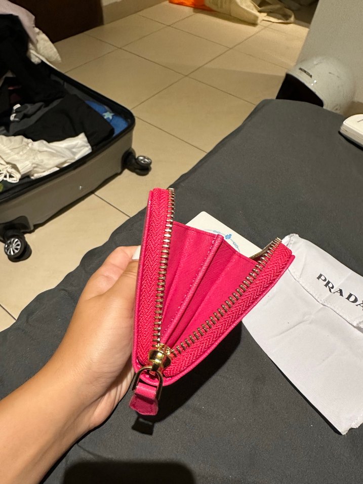 PRADA Pembe Deri Fermuarlı Cüzdan - Görsel 4