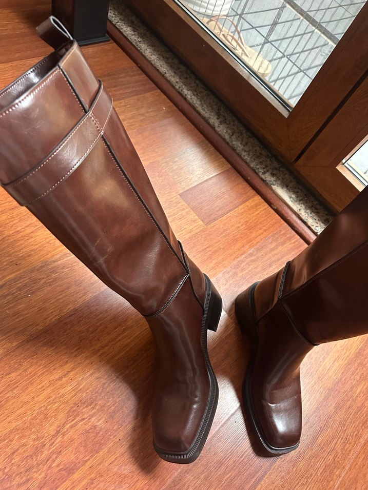 Zara Kahverengi Deri Tokalı İnce Topuklu Diz Boyu Çizme - Görsel 2