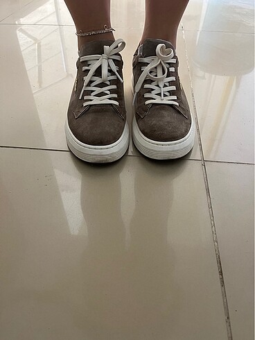 Süet sütlü kahve nine west spor ayakkabı