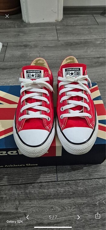 40 Beden Kırmızı Converse Ayakkabı