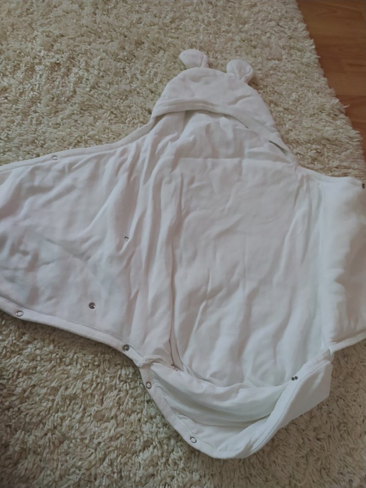 Nakışlı Beyaz Bebek Battaniyesi Kapüşonlu - Görsel 4