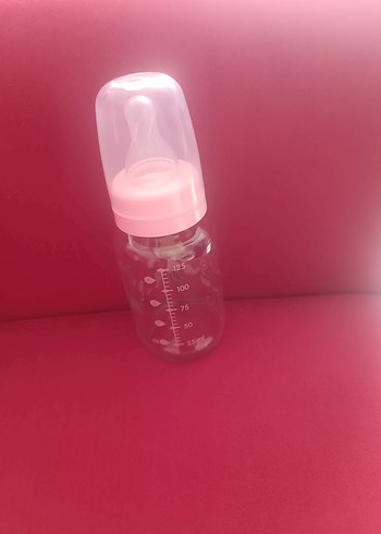 Weekday Pembe Bebek Biberonu ve Emzik