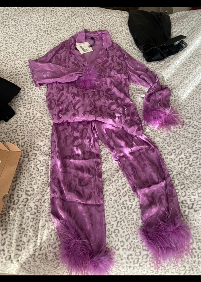 Nocturne tüylü takım - Görsel 2