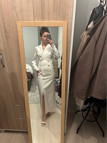 Beyaz blazer nikah elbisesi - Görsel 6