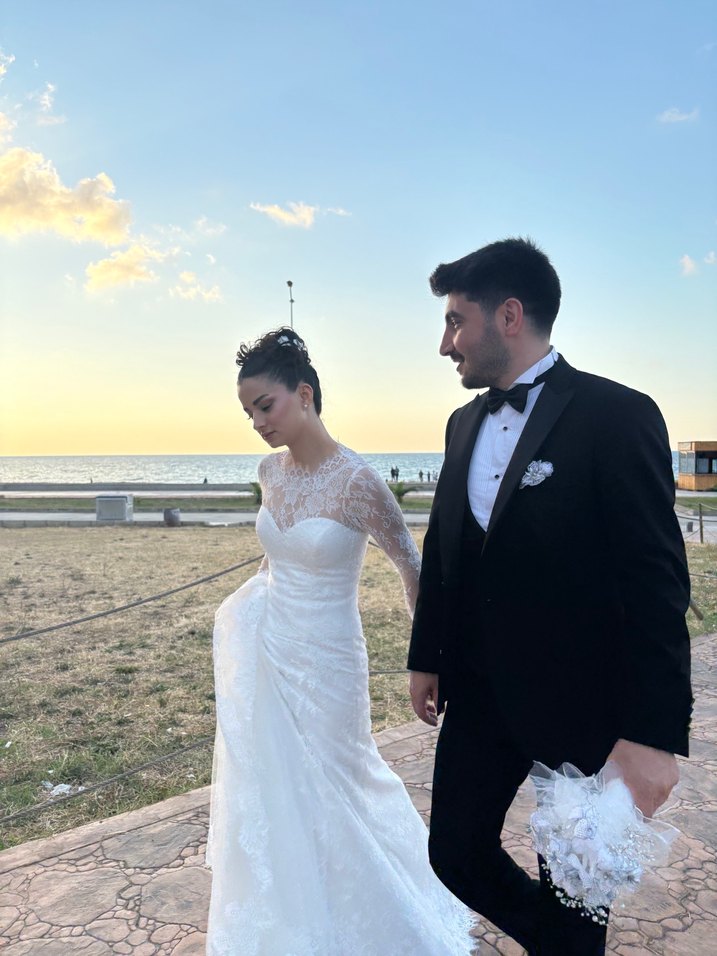 Dantel Detaylı Beyaz Uzun Kollu Gelinlik - Görsel 3