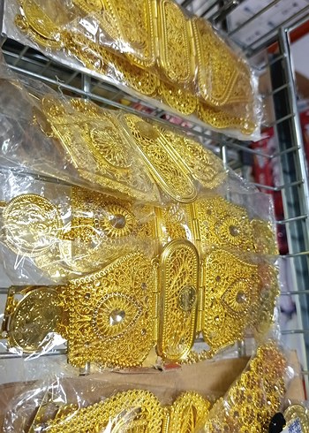 Altın Renkli Zincir Detaylı Kadın Takı Seti - Görsel 3