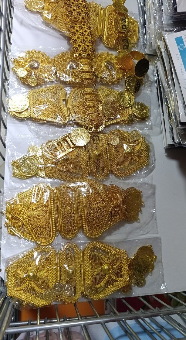 Altın Renkli Zincir Detaylı Kadın Takı Seti - Görsel 2