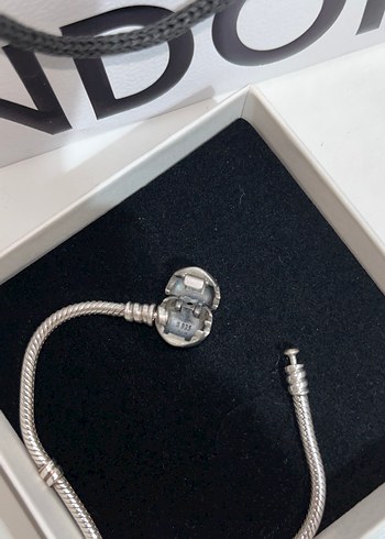 Gri Zincir Detaylı Pandora Bileklik - Görsel 3