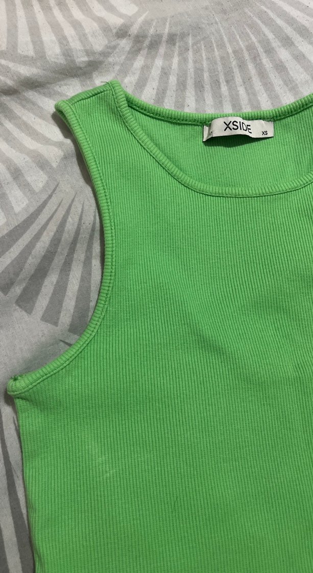 Kadın Yeşil Kolsuz Tişört - Görsel 2