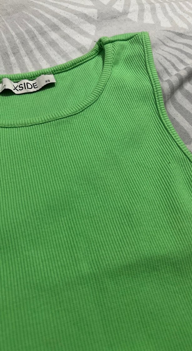 Kadın Yeşil Kolsuz Tişört - Görsel 3