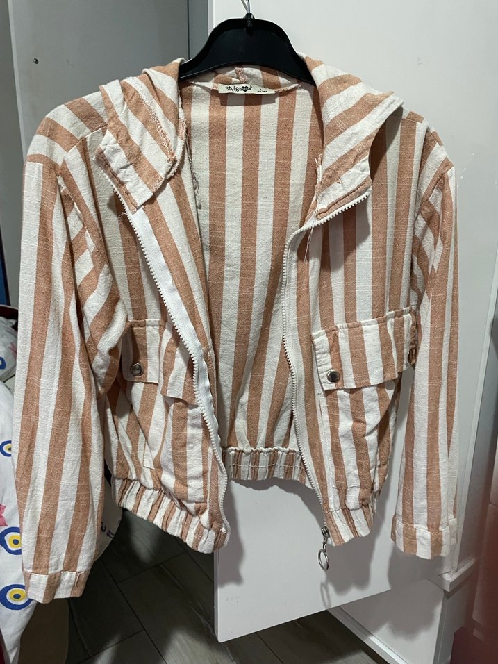 Çizgili Kısa Kadın Hırka - Görsel 2