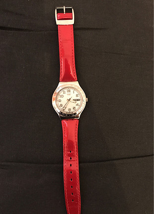 Swatch Swatch kirmizi saat