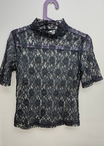 Dantel Detaylı Kısa Kollu Gotik Bluz - Görsel 2