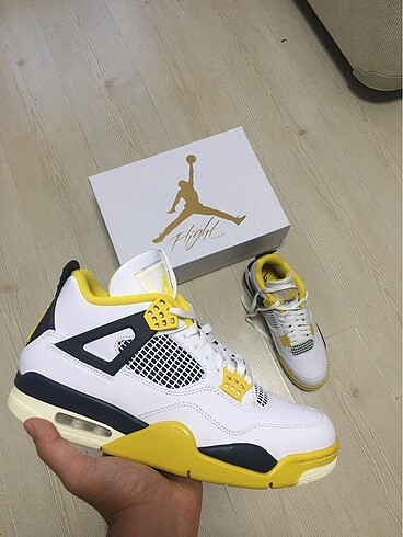 Jordan 4