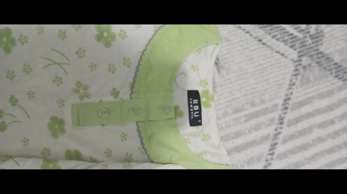 Yeşil Çiçek Desenli Mini Uzun Kollu Kadın Pijama - Görsel 3