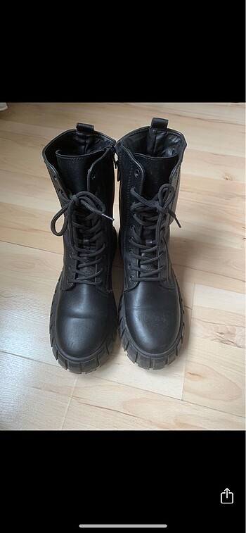 Deichmann Catwalk bot
