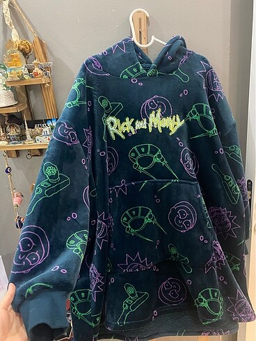 universal Beden Rick &morty sweatshirt