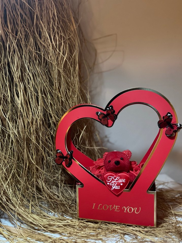 Kırmızı Kalp Figürlü Aşk Temalı Süs - Görsel 3