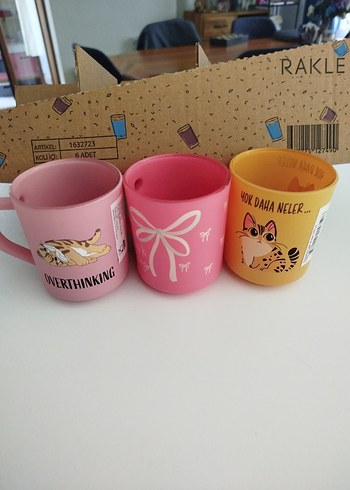 Renkli Kedi Desenli Porselen Kupa Seti