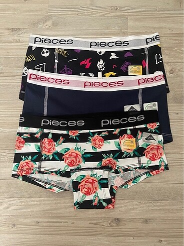 Pieces boxer