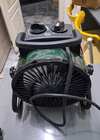 Koyu Yeşil Elektrikli Isıtıcı