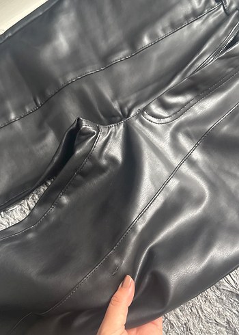 Siyah Deri Kadın Pantolon - Görsel 2