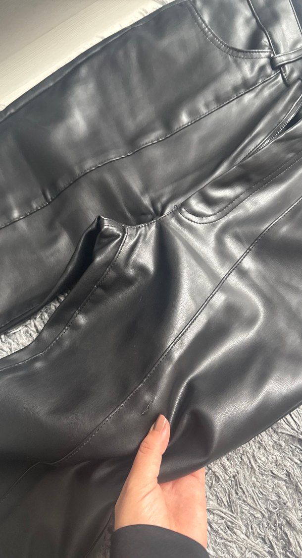 Siyah Deri Kadın Pantolon - Görsel 2