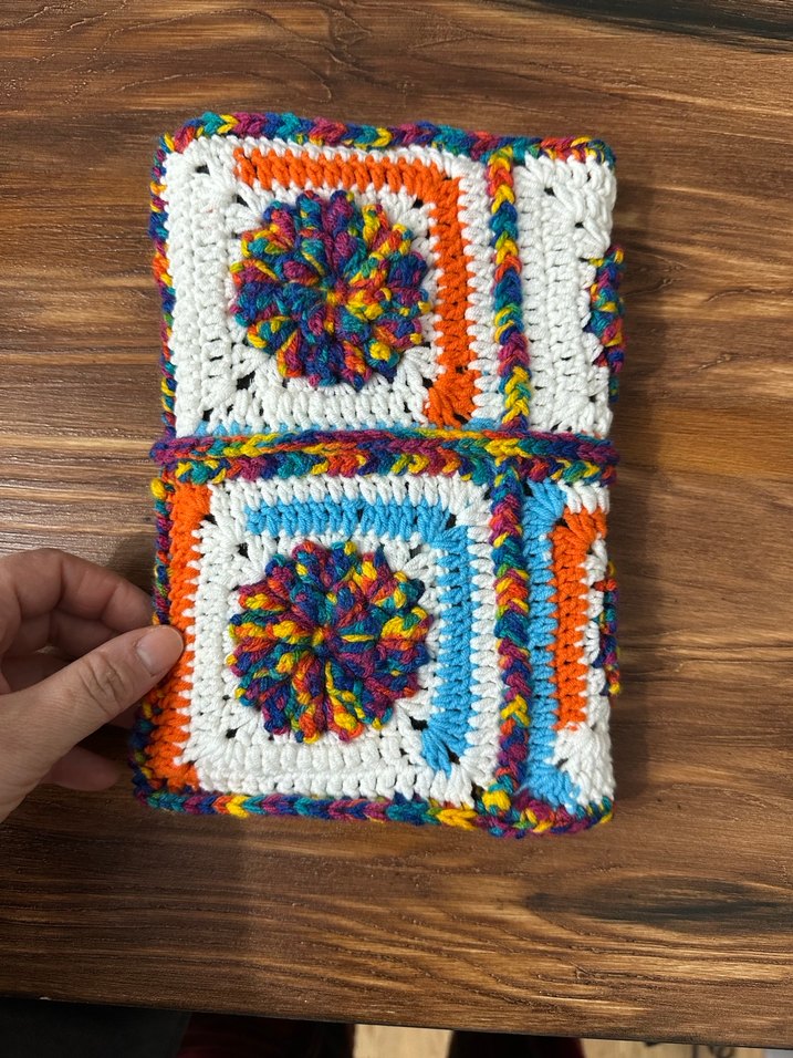 Renkli Örgü Bohem Kitap kılıfı - Görsel 3