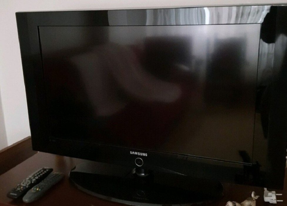 Siyah Samsung Televizyon - Görsel 2