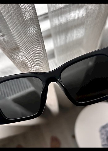 Prada Siyah Transparan Kadın Güneş Gözlüğü - Görsel 5