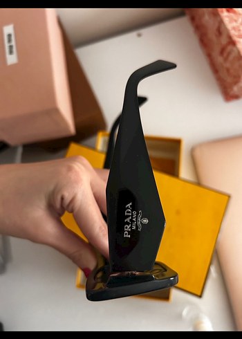 Prada Siyah Transparan Kadın Güneş Gözlüğü - Görsel 3