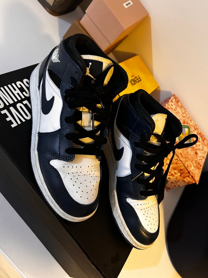 Nike Air Jordan 1 Mid Armory Navy (GS) Spor Ayakkabı - Görsel 2