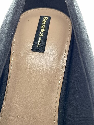 40 Beden siyah Renk Bershka Platform %70 İndirimli.