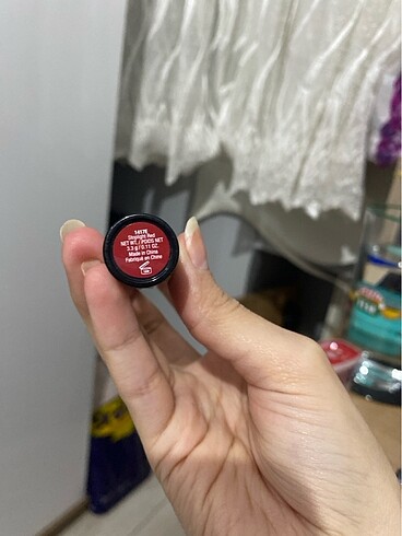 Wet n wild Stoplight Red Kırmızı ruj