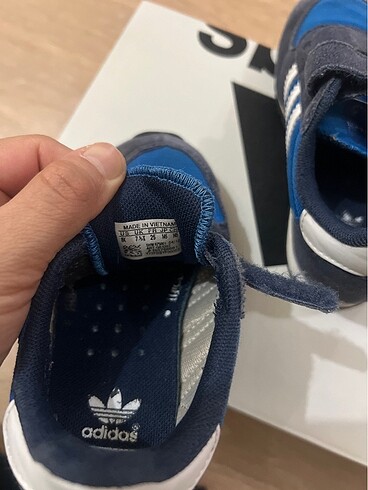 25 Beden mavi Renk Adidas çocuk spor ayakkabı