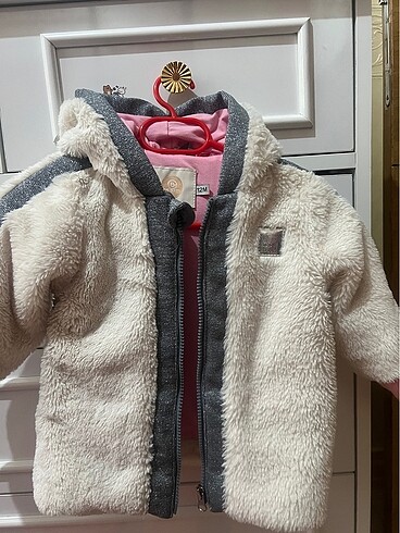 Kız bebek B&G store mont