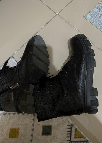 Siyah Bağcıklı Stiletto Topuklu Kadın Bot - Görsel 4