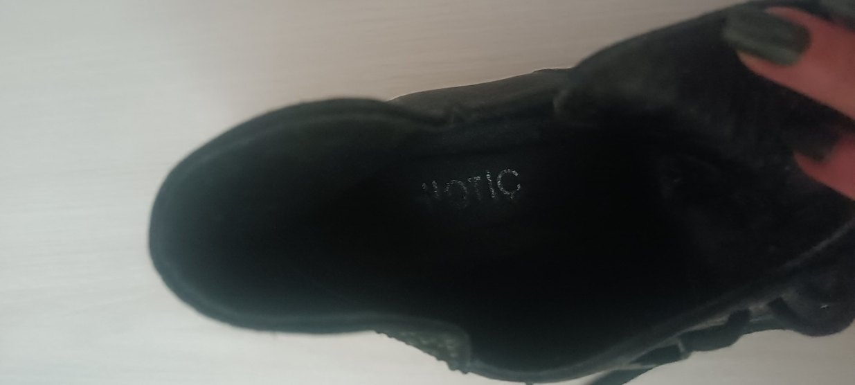 Düğmeli Siyah Deri Gotik Kadın Bot Hotiç - Görsel 3