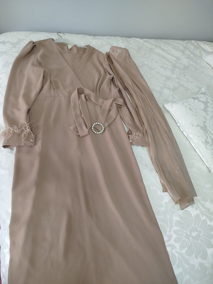 Bej Uzun Kollu V Yaka Kadın Elbise - Görsel 2