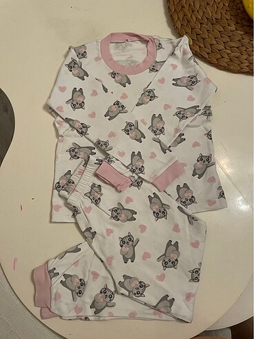 Kedili pijama takımı