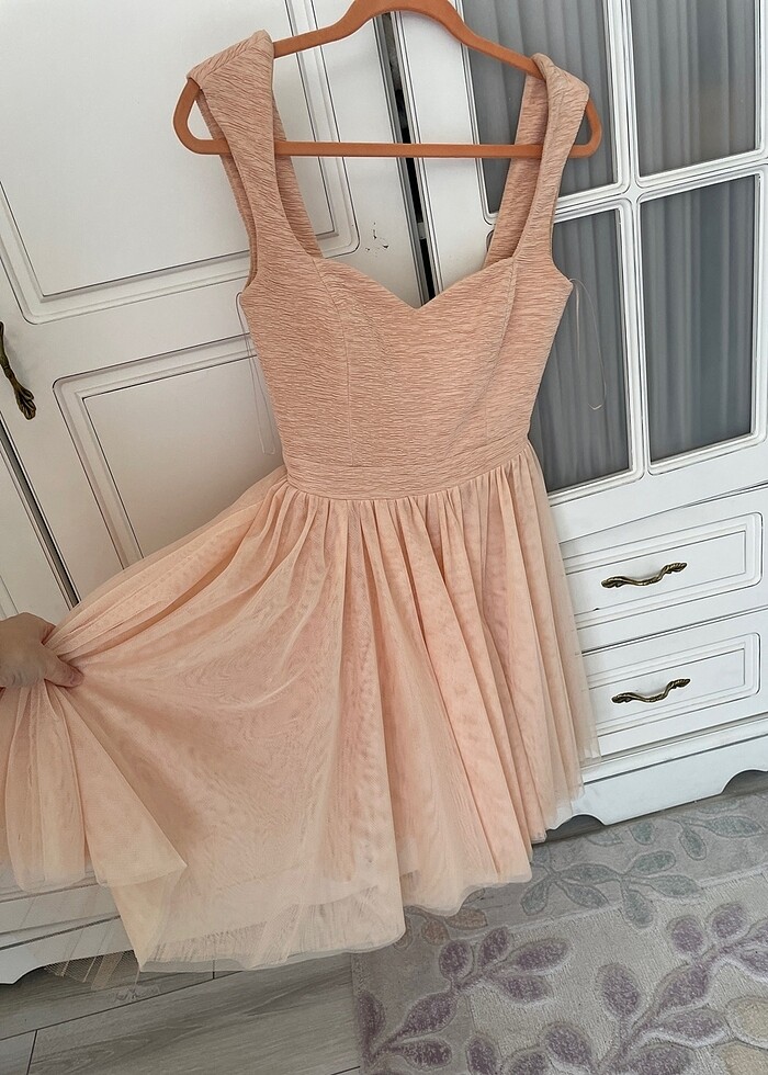 Koton Tuba üstün tasarım ve elbise - Görsel 3