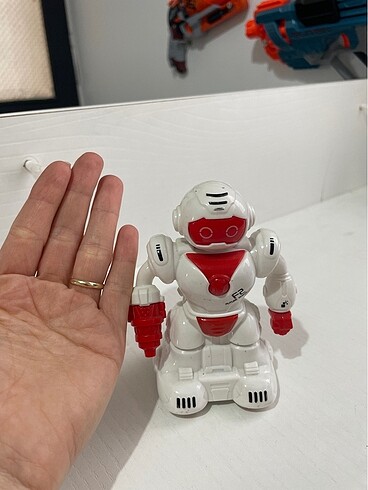 Robot oyuncak