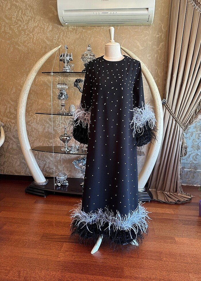 Tüylü taşlı abiye - Görsel 4