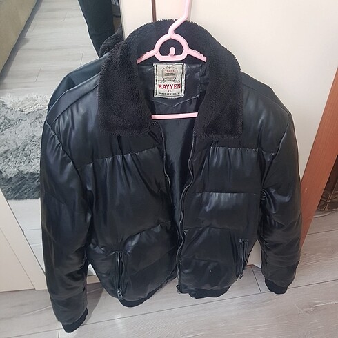 Kürk yaka şişme mont