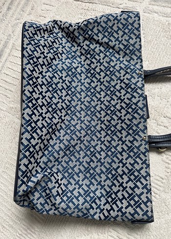 Tommy Hilfiger kol çantası - Görsel 5
