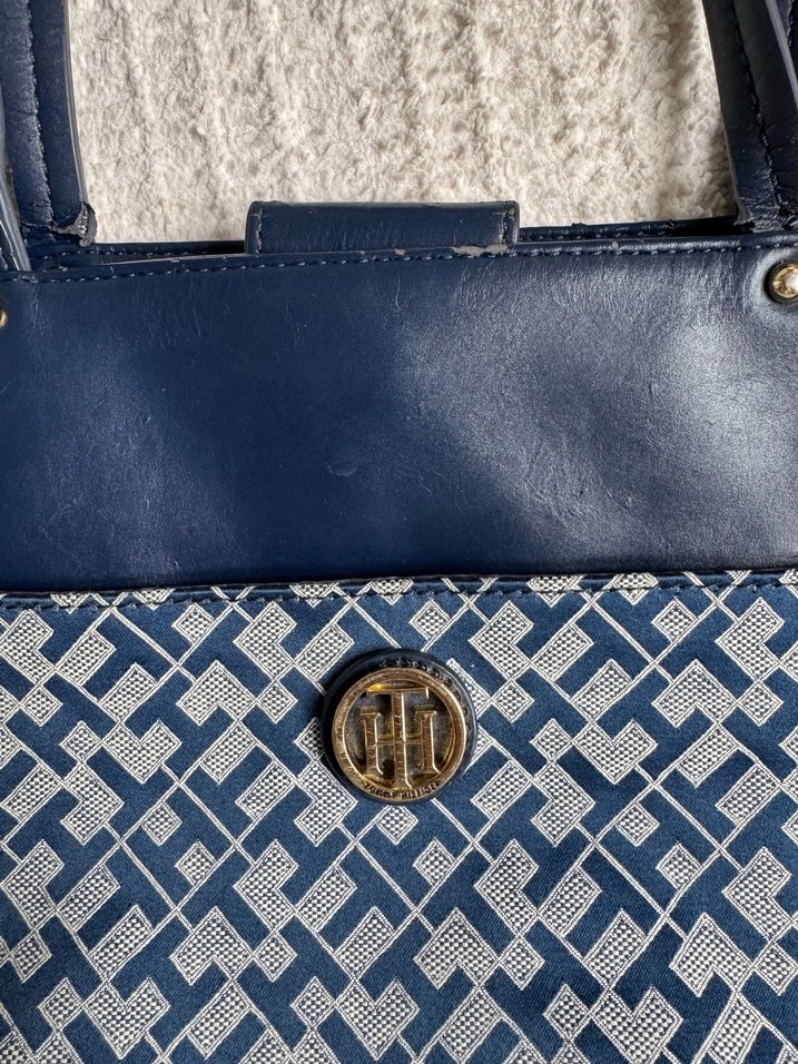 Tommy Hilfiger kol çantası - Görsel 2