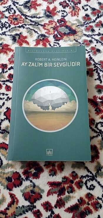 Ay Zalim Bir Sevgilidir