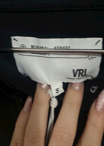 Siyah Baskılı fileli bluz spor - Görsel 4